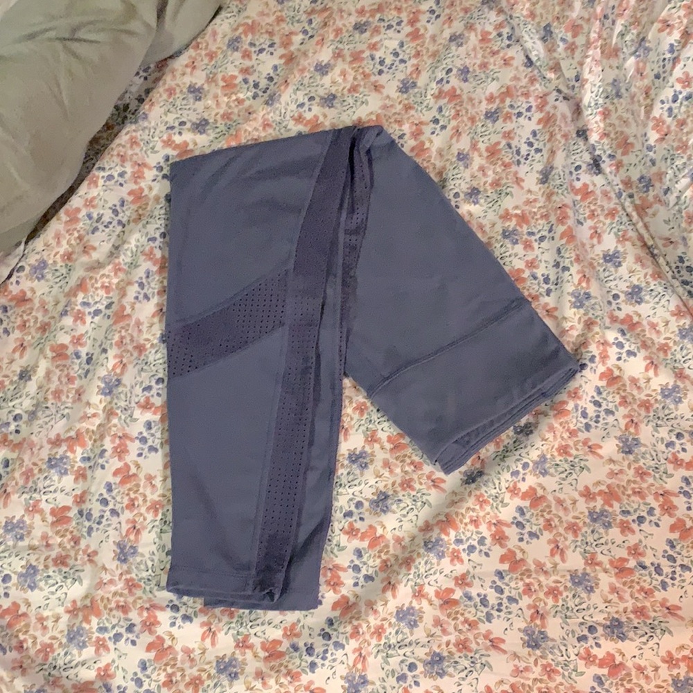 Gap fit leggings size medium.